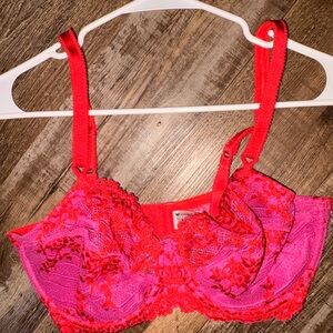 Wacoal Vibrant Lace Underwire Bra in Red and Pink